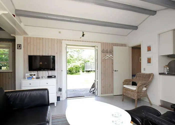 5 Person In Vejby-by Traum